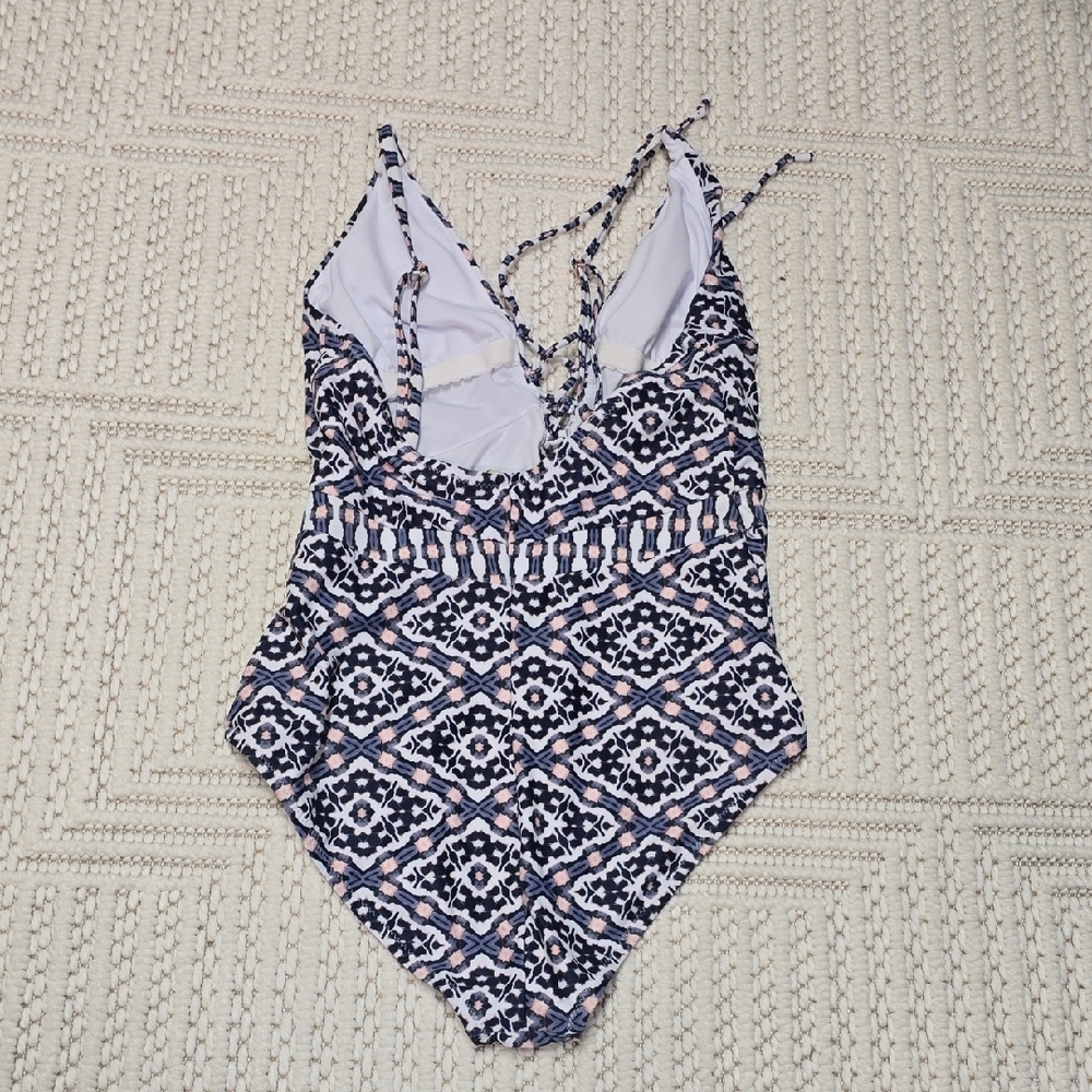 Jessica Simpson Black and White Geometric One Piece Swimsuit - Picture 7 of 12